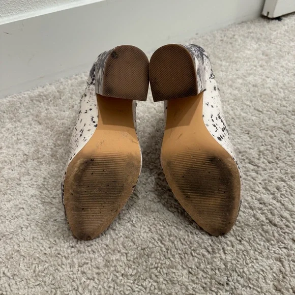 Steve Madden “Rockstar” black and white snake print heeled booties - Picture 5 of 7